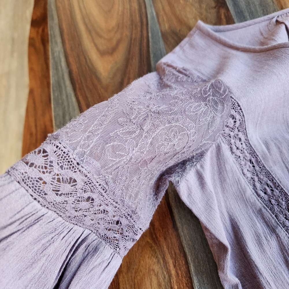 Beautiful American Eagle Outfitters Medium Lacey Purple Dress Size Medium Lined - Picture 5 of 9